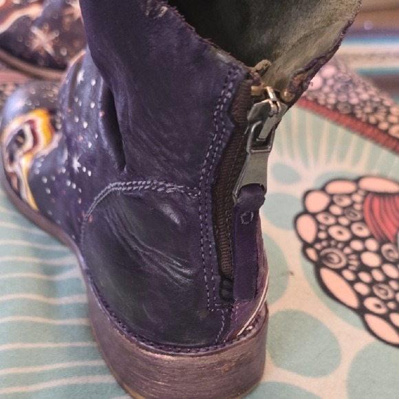 Unique Hand Painted Fluevog Purple Starry Night Ankle Boots Women's Size 9W - Picture 11 of 12